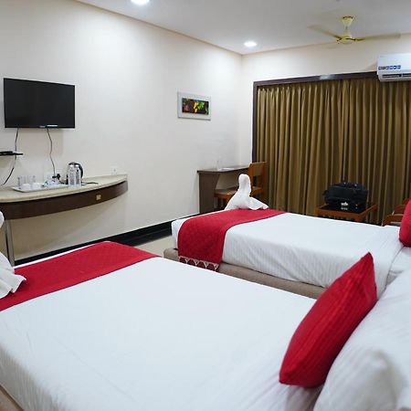 Hotel Grand Nagarjuna By Konark Hotels Guntūr Exteriör bild