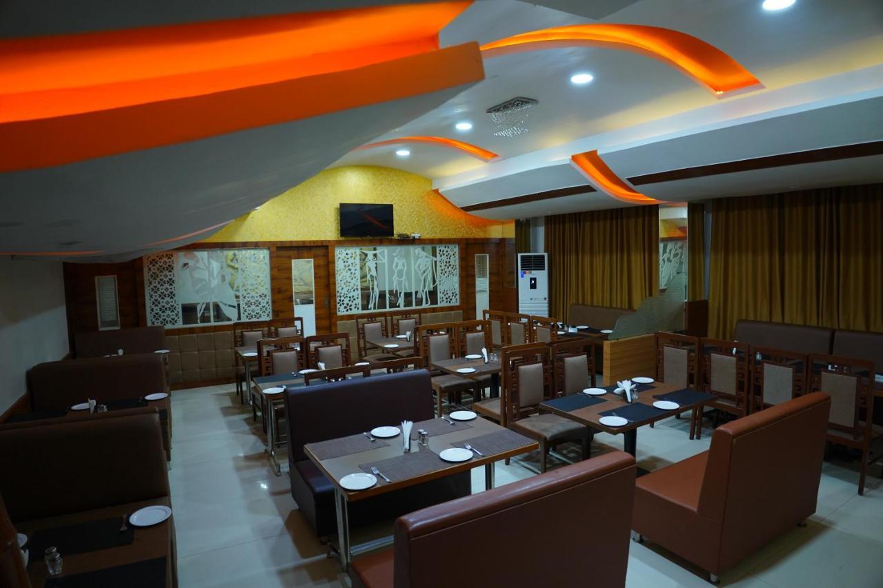 Hotel Grand Nagarjuna By Konark Hotels Guntūr Exteriör bild