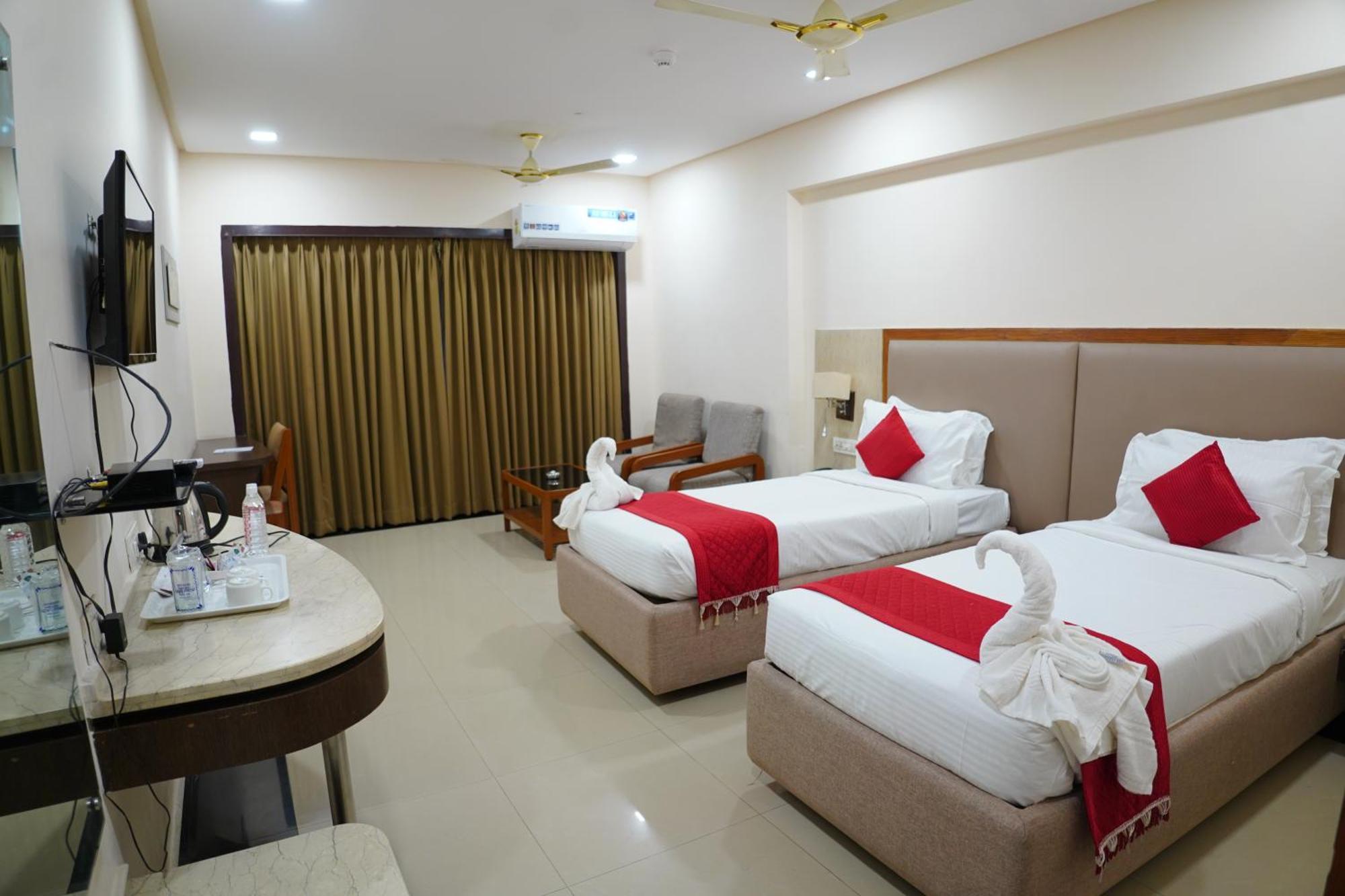 Hotel Grand Nagarjuna By Konark Hotels Guntūr Exteriör bild